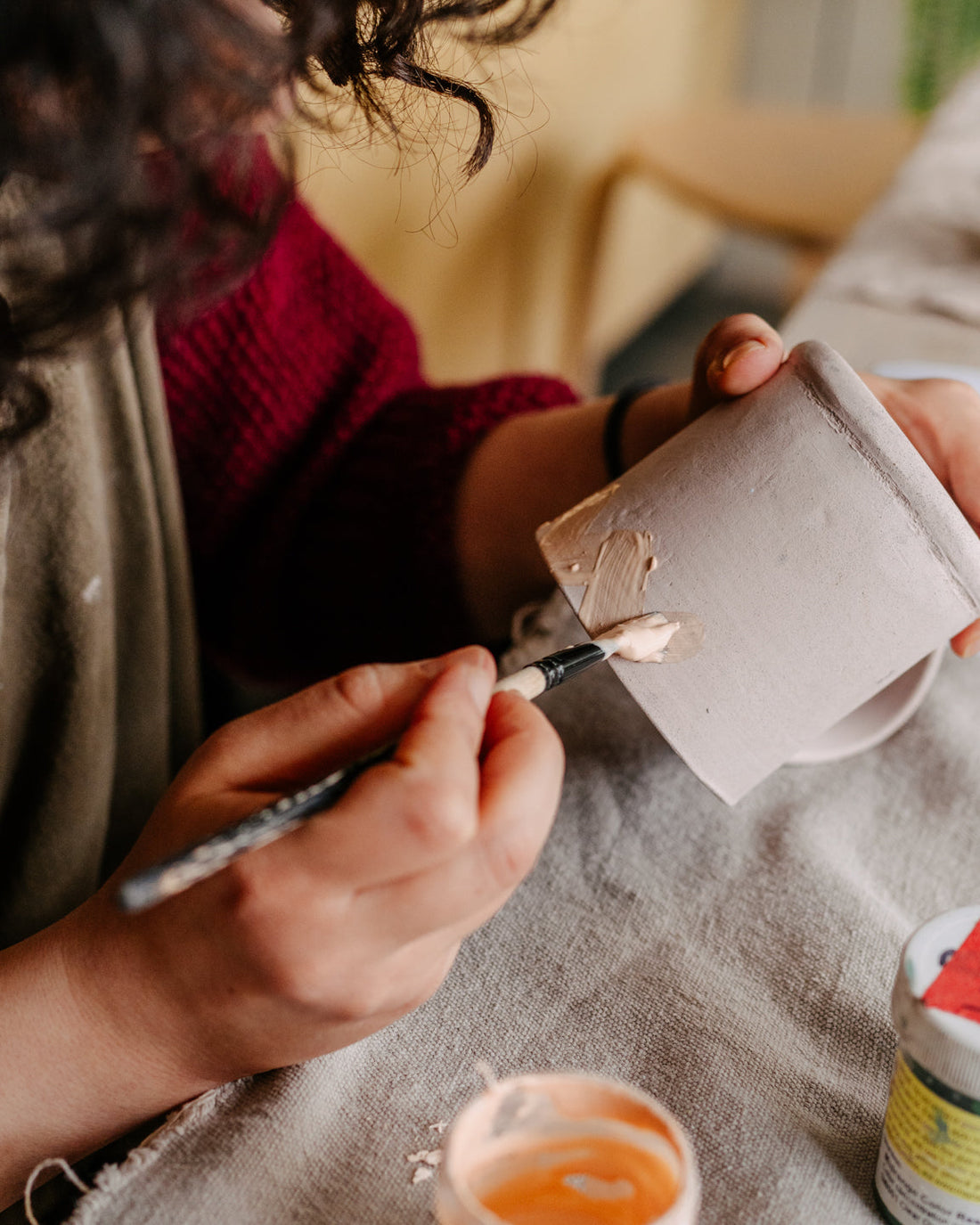 Creative Activity After Work in Montreal: Why Pottery Captivates Young Professionals