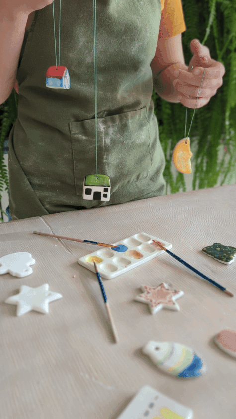PAINTING ON CERAMICS: HOLIDAY ORNAMENTS