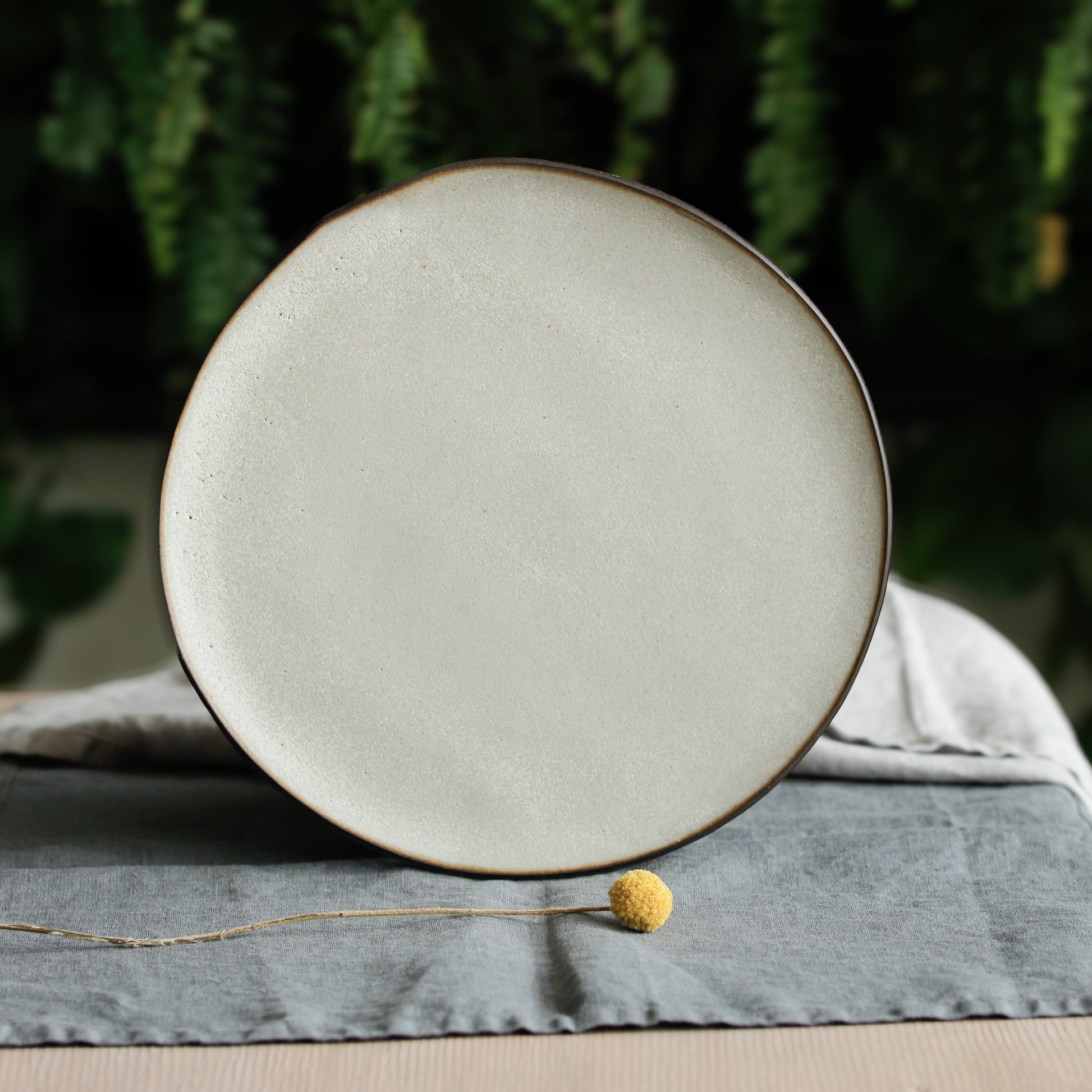 Luna Large Dinner Plate - Atelier Forma